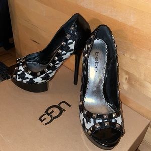Bebe size 6 heel